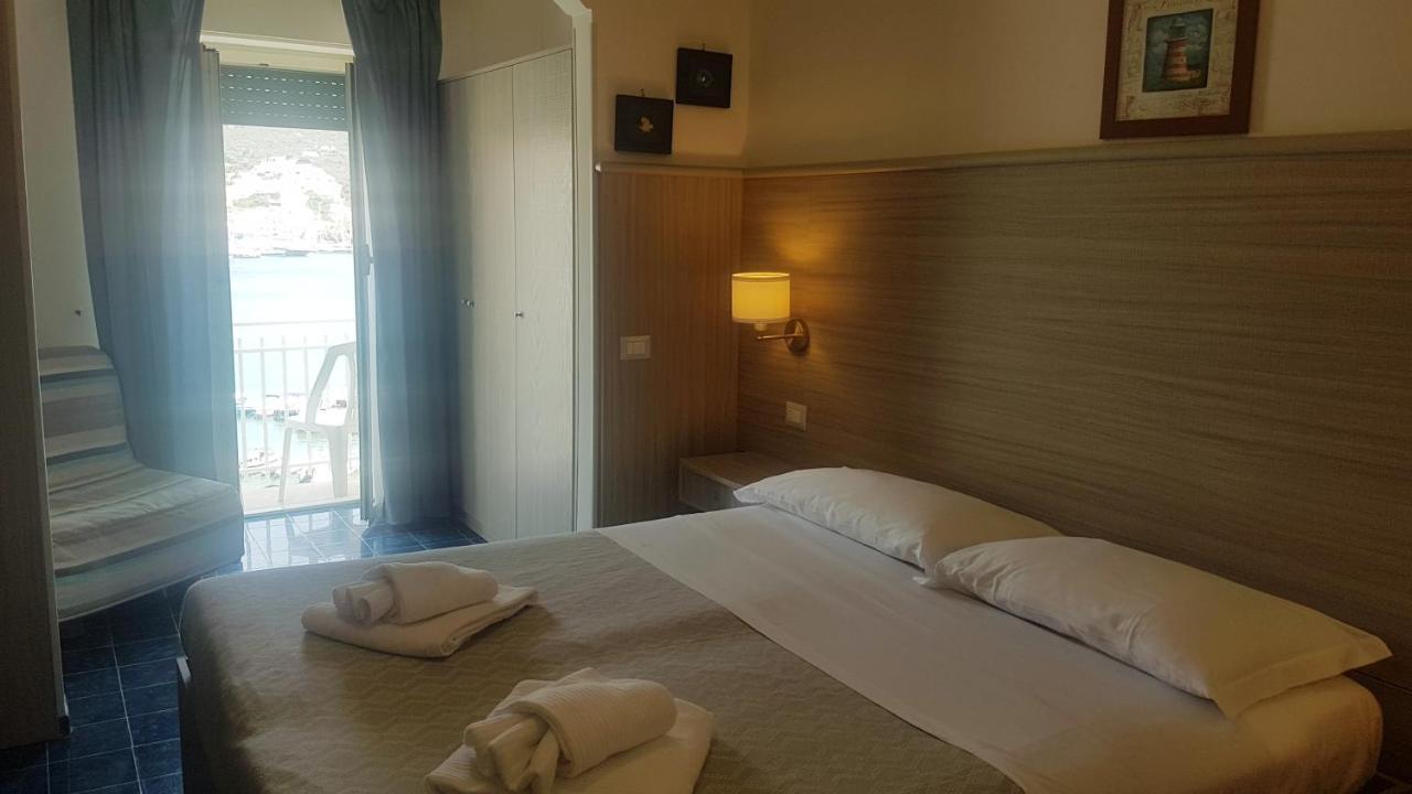 Hotel La Baia Ponza Kültér fotó